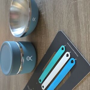 Hydro Flask Lot Insulated Thermos 12oz And Half Quart Bowl Medium Flex Straps